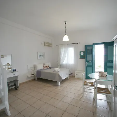 Seaside Apartments Adamantas  Buitenkant foto